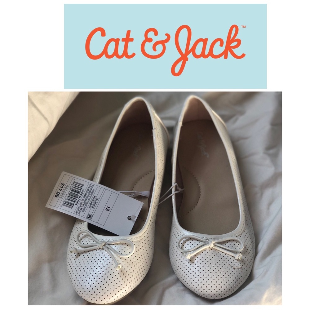 NWT Cat & Jack white dress shoes